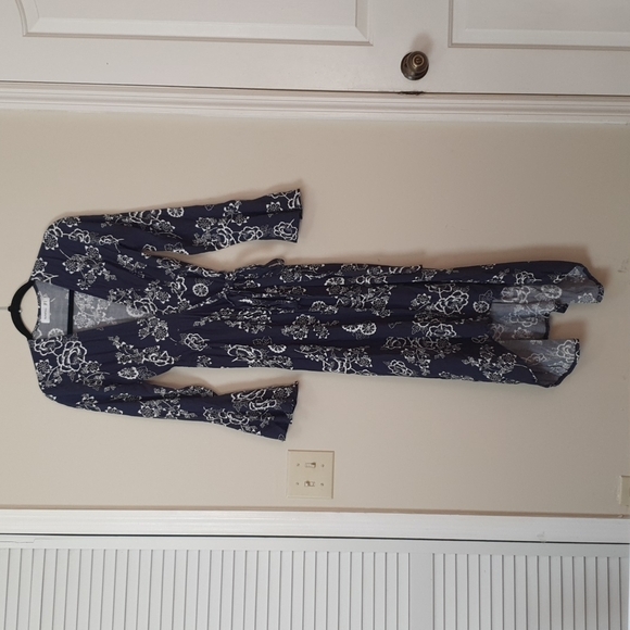 Faithfull the Brand Carioca Wrap Around dress - Picture 3 of 8